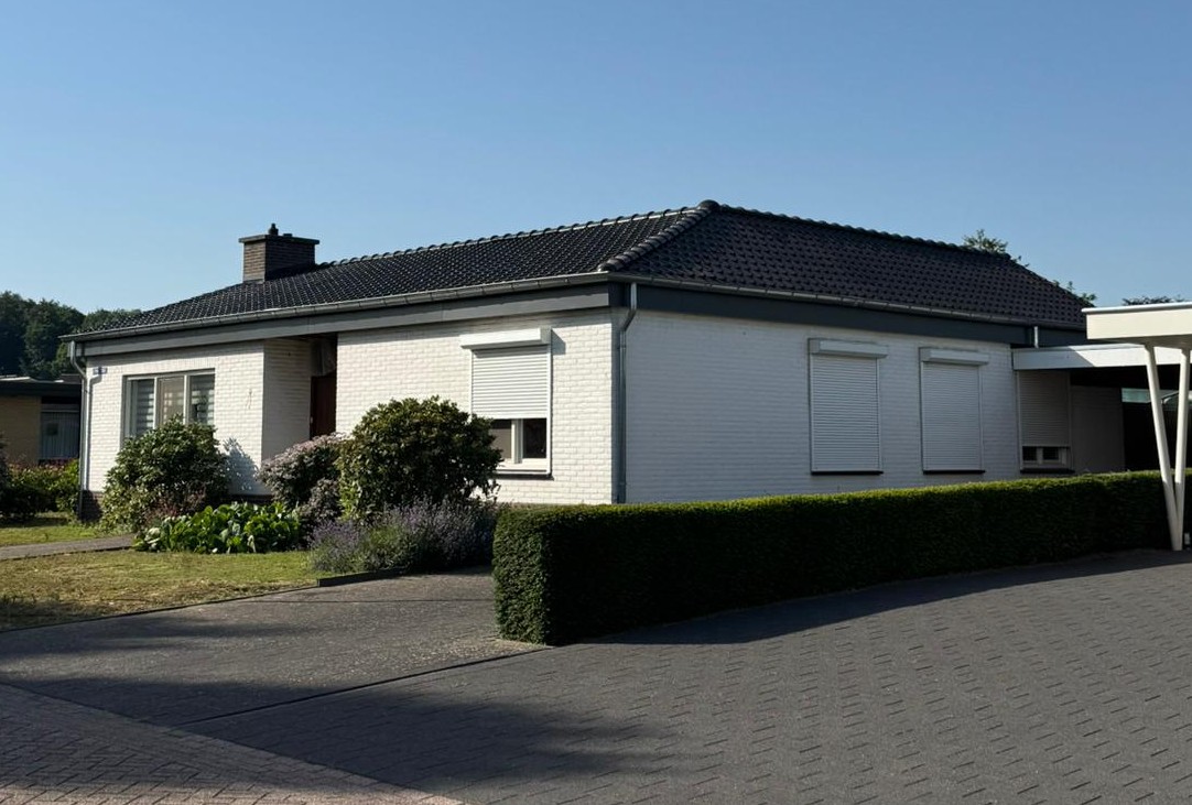 Renovatie Hellend Dak met Sarking-Systeem te Stein (NL) in Stein (NL)