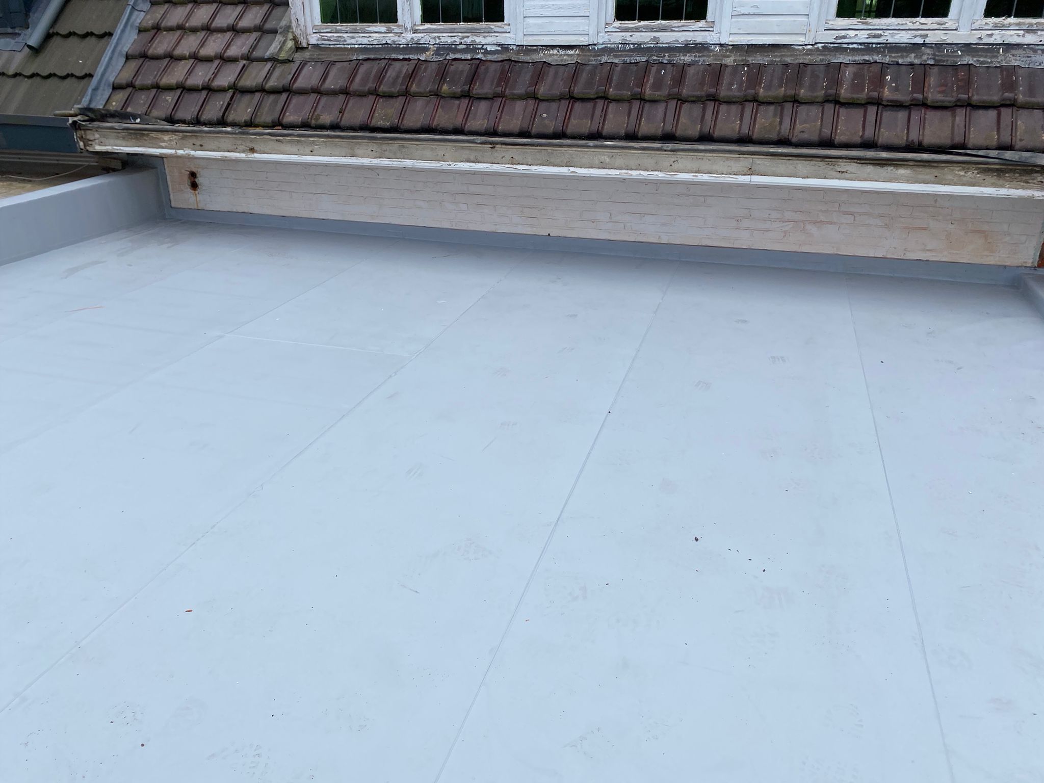 Achterbouw in Houten Constructie, Afgewerkt met Thermowood Ayous en Dakdichting in PVC te Hasselt in Hasselt, foto 7