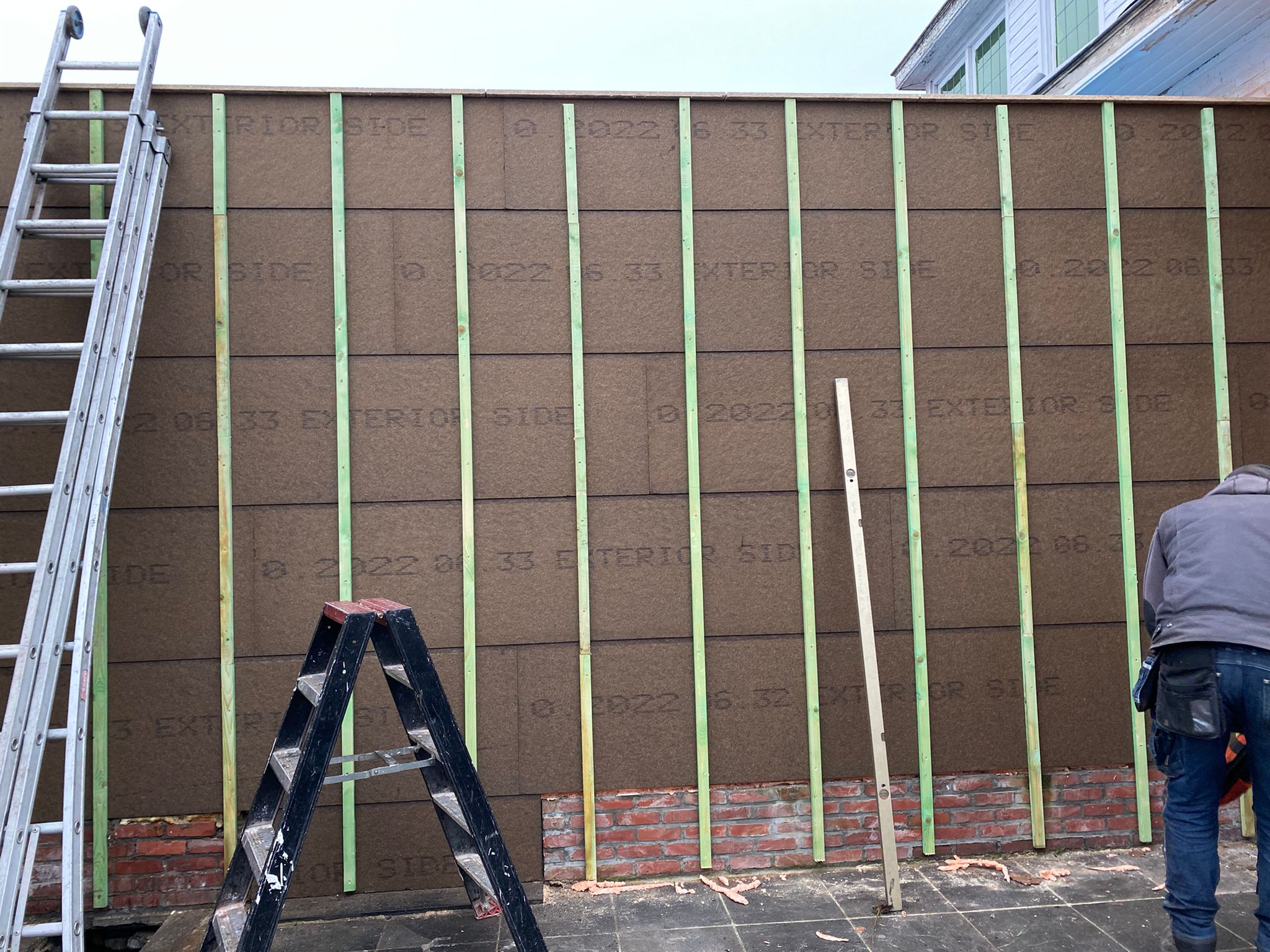 Achterbouw in Houten Constructie, Afgewerkt met Thermowood Ayous en Dakdichting in PVC te Hasselt in Hasselt, foto 13