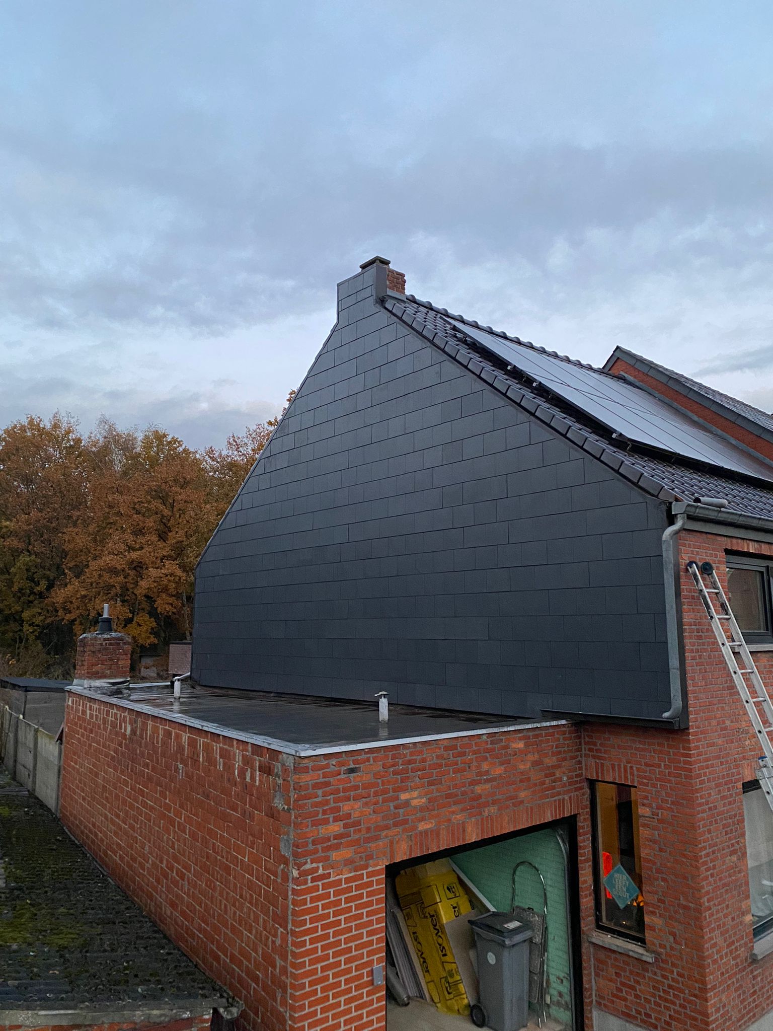 Gevelbekleding met Leien te Rotselaar in Rotselaar