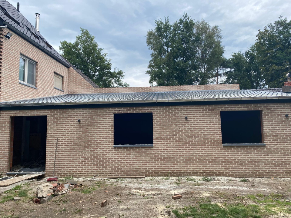 Hellend Dak en Plat Dak van een Nieuwbouw te Genk in Genk, foto 11