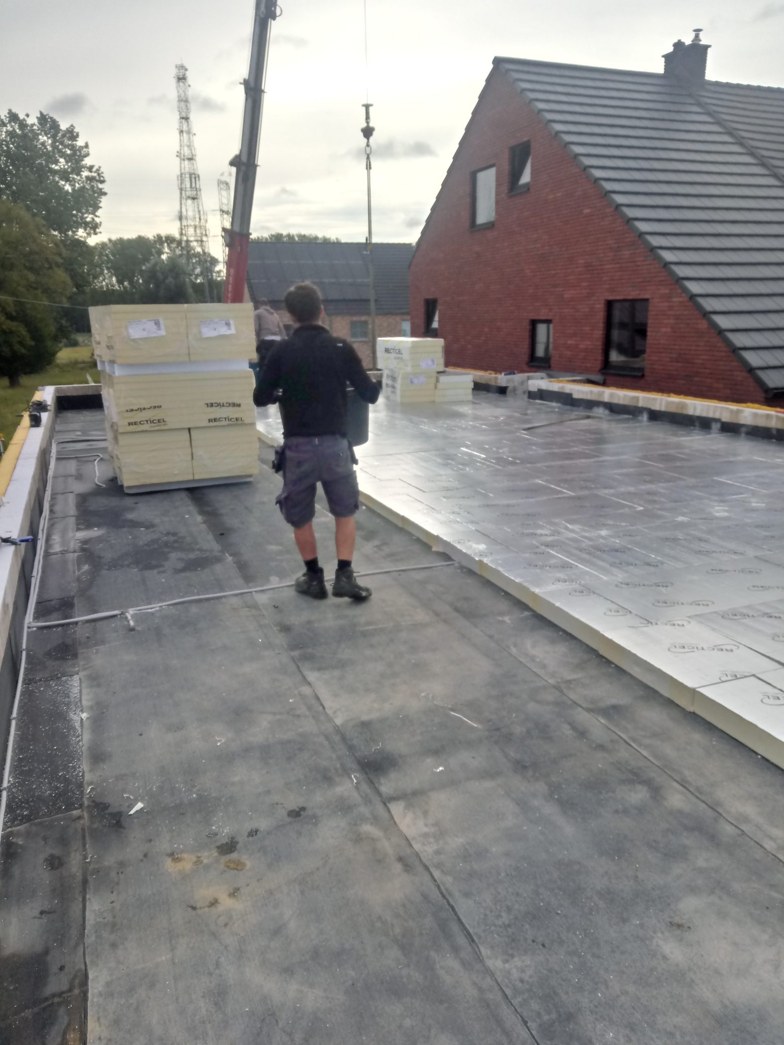 Hellend Dak en Plat Dak van een Nieuwbouw te Hasselt in Hasselt, foto 9