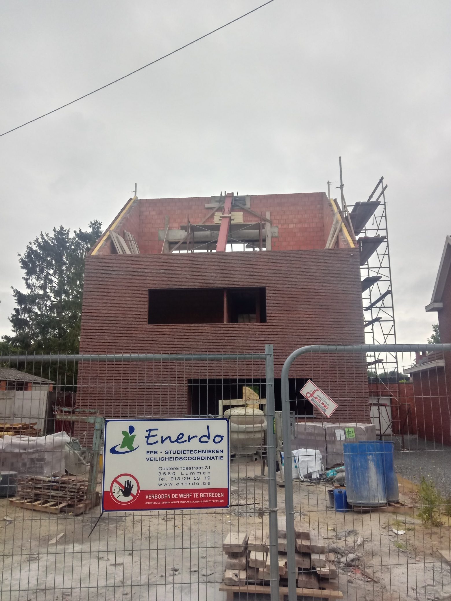 Hellend Dak en Plat Dak van een Nieuwbouw te Rotselaar in Rotselaar, foto 2