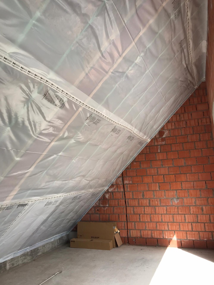 Hellend Dak en Plat Dak van een Nieuwbouw te Rotselaar in Rotselaar, foto 7