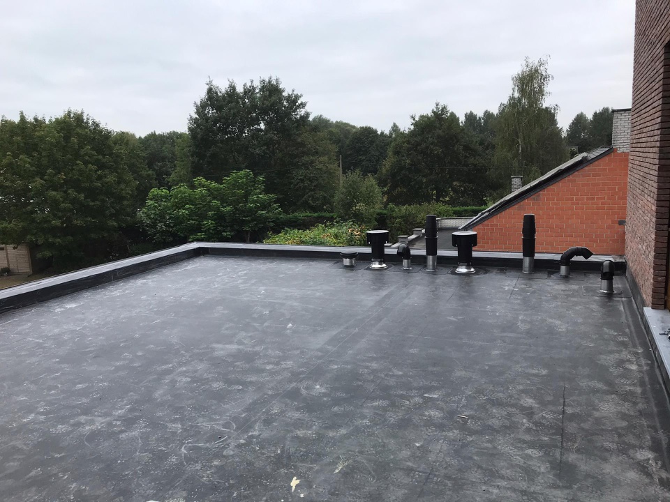 Hellend Dak en Plat Dak van een Nieuwbouw te Rotselaar in Rotselaar, foto 13