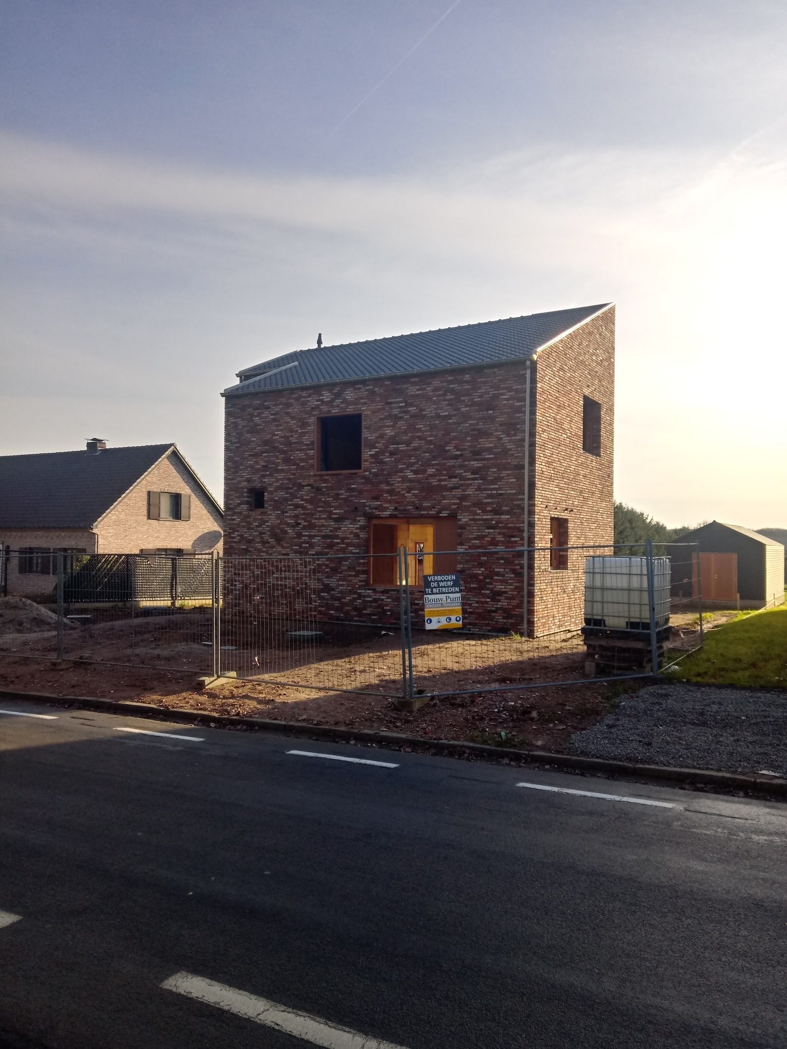 Nieuwbouw Hellend Dak + Bijgebouw te Diest in Diest