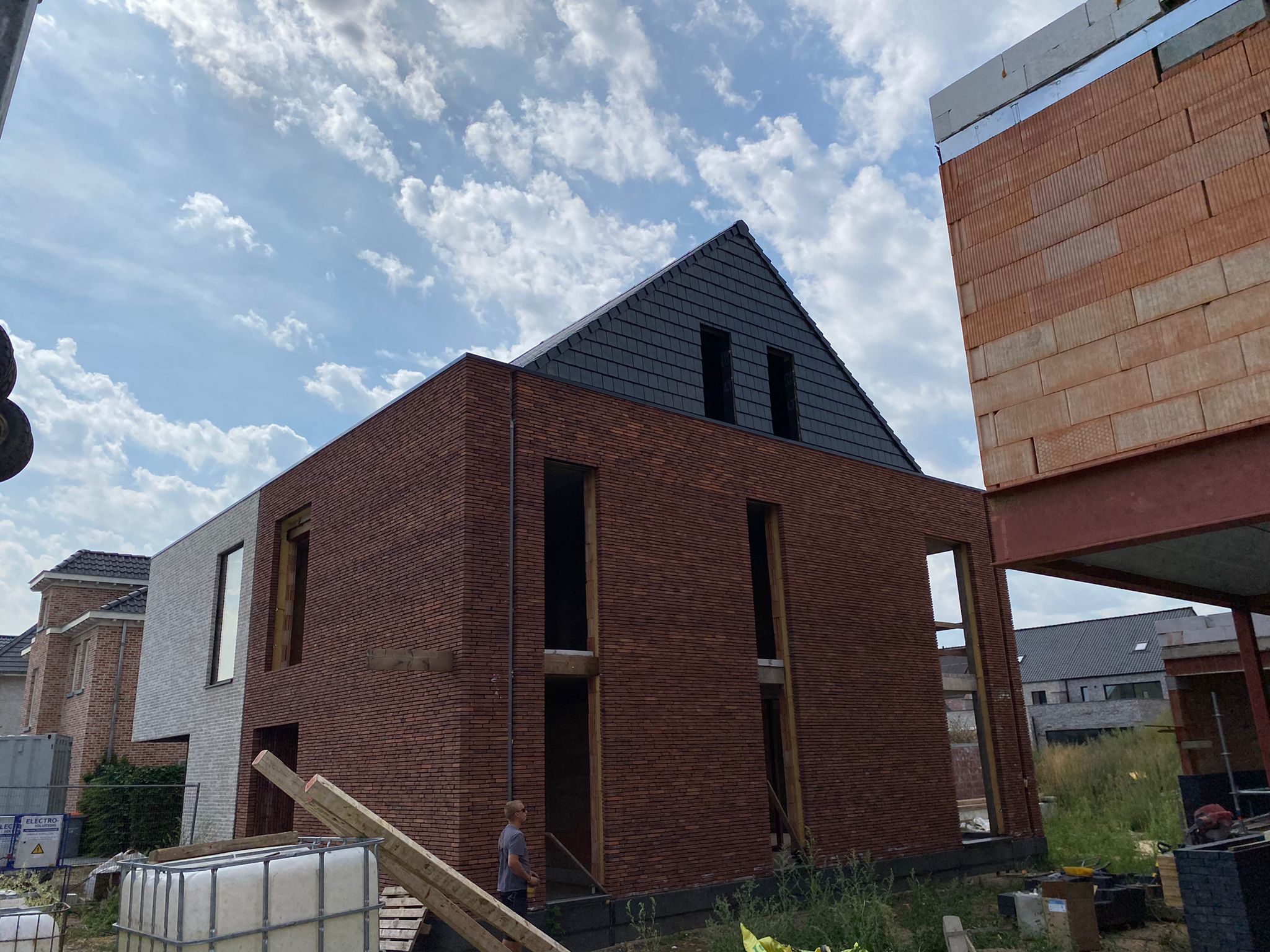 Nieuwbouw Hellend Dak met Binnenliggende Bakgoten te Maasmechelen in Maasmechelen, foto 9