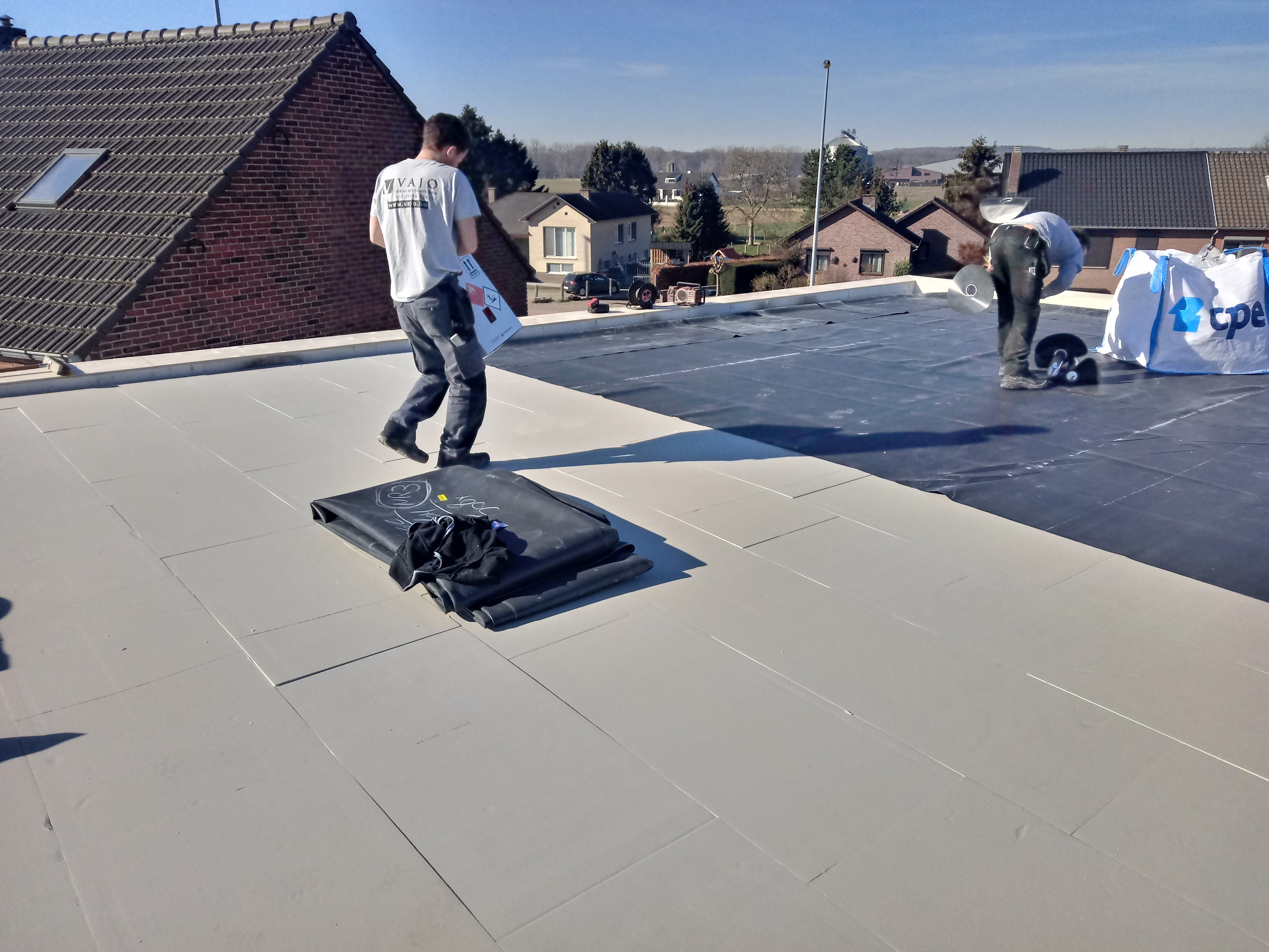 Nieuwbouw te Lanklaar een Plat Dak uit EPDM met een Ballast Afwerking in Lanklaar een Plat Dak uit EPDM met een Ballast Afwerking, foto 10