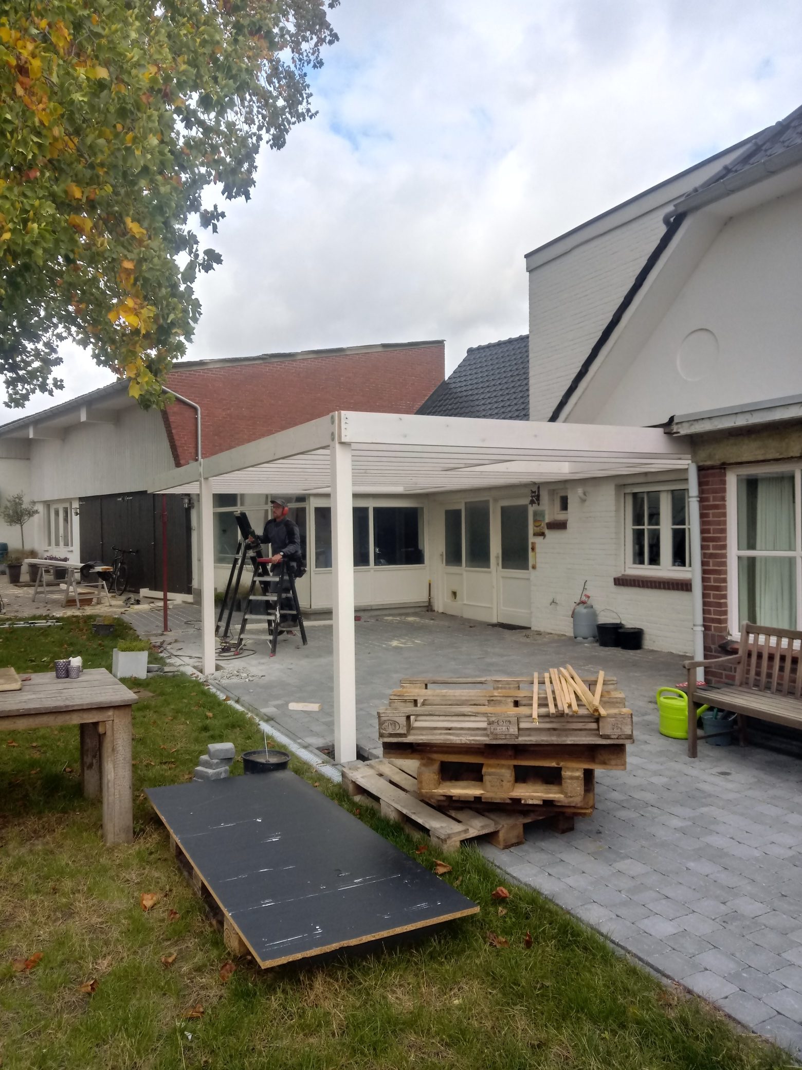 Plaatsen van een Veranda met een Plat Dak uit EPDM en 2 Plat Dak Vensters, foto 3