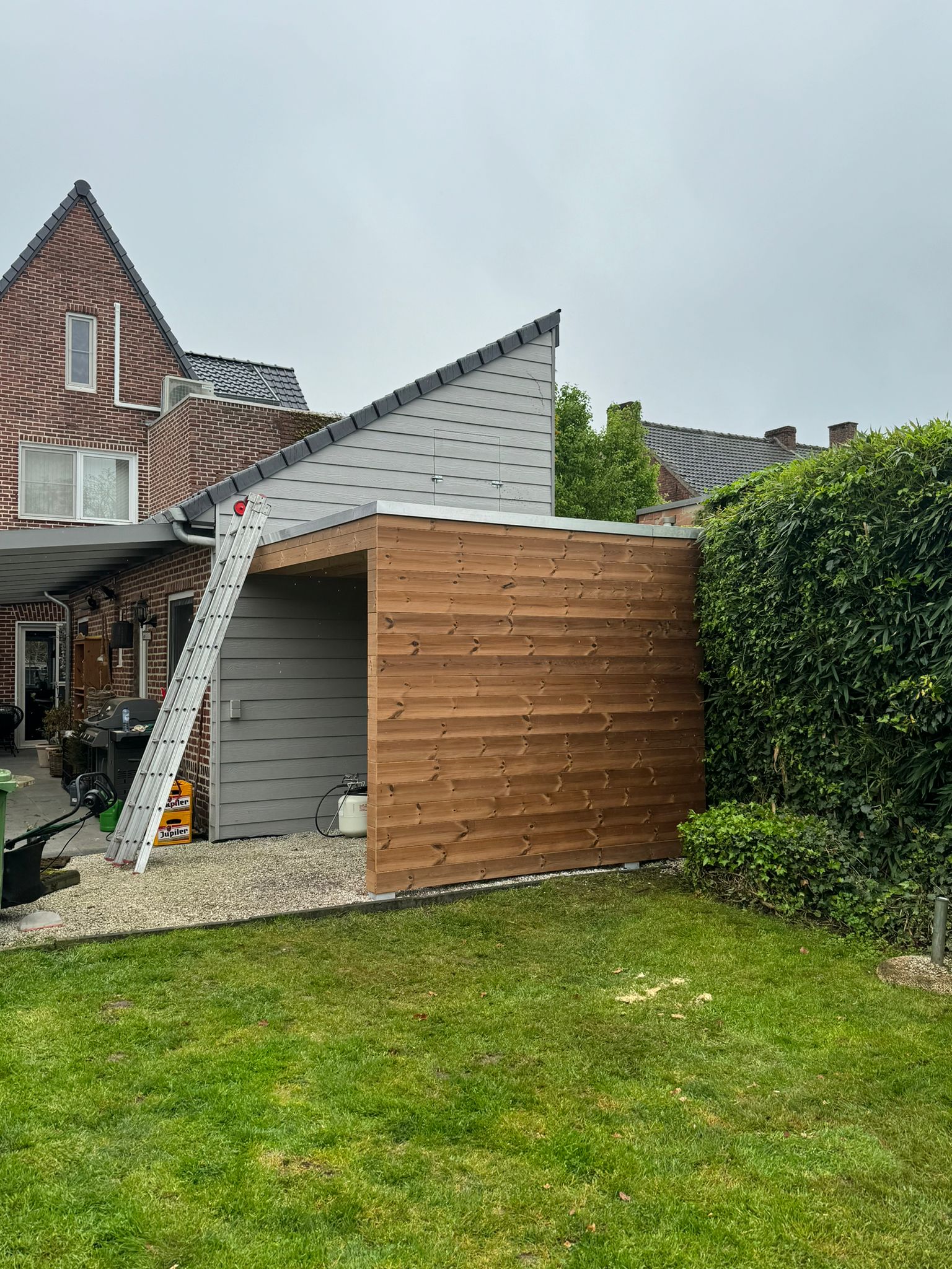 Plaatsen van Tuinhuis en Overkapping te Leut in Leut, foto 6