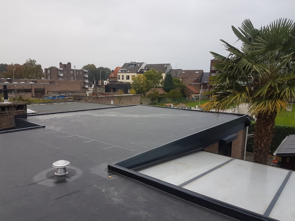 Plat Dak uit EPDM te Eisden in Eisden