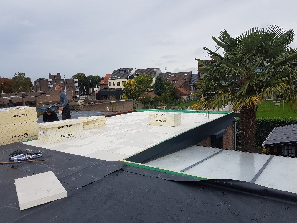 Plat Dak uit EPDM te Eisden in Eisden, foto 3