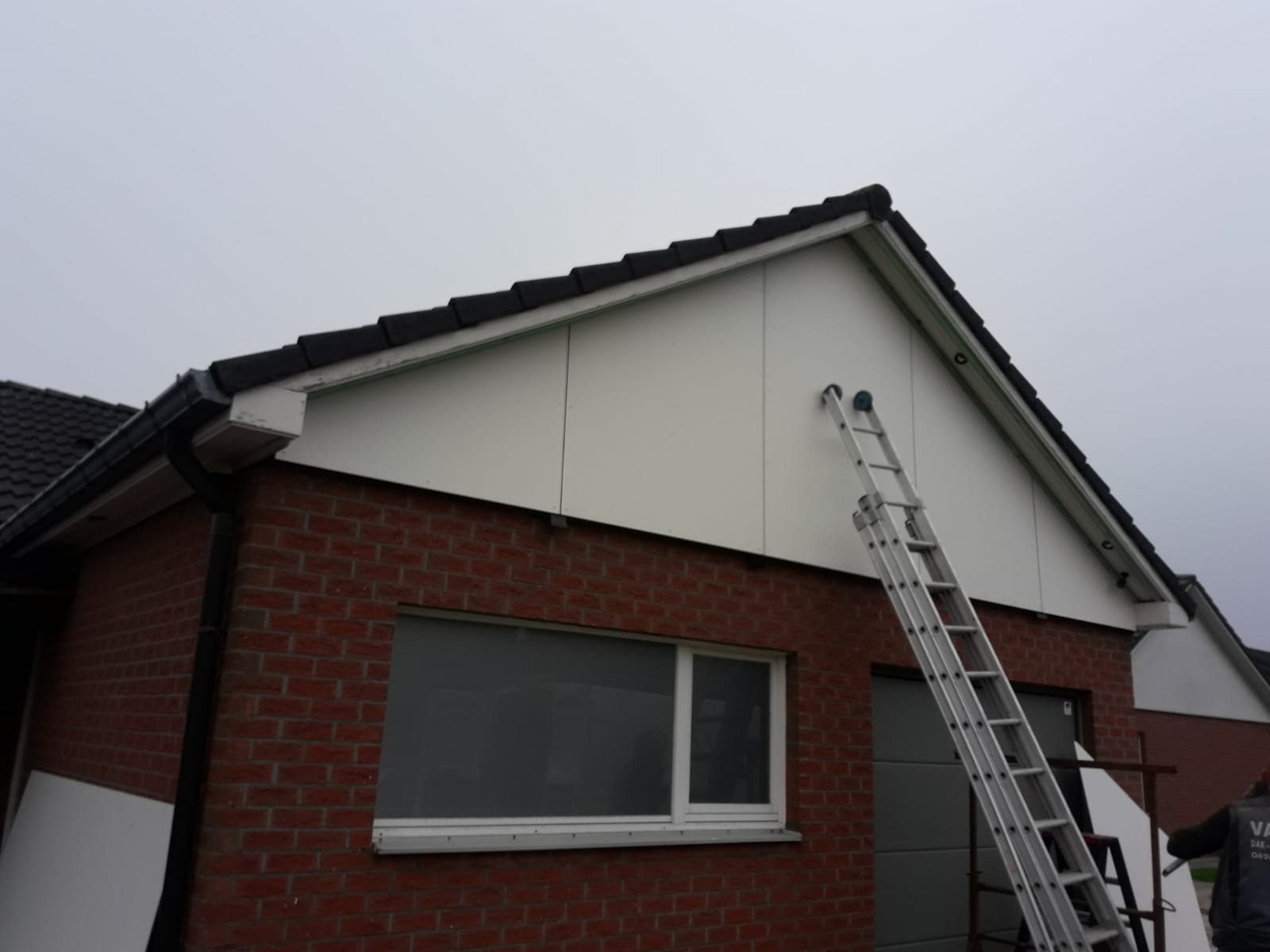 Renoveren van Gevelbekleding met Trespa te Diepenbeek in Diepenbeek, foto 6