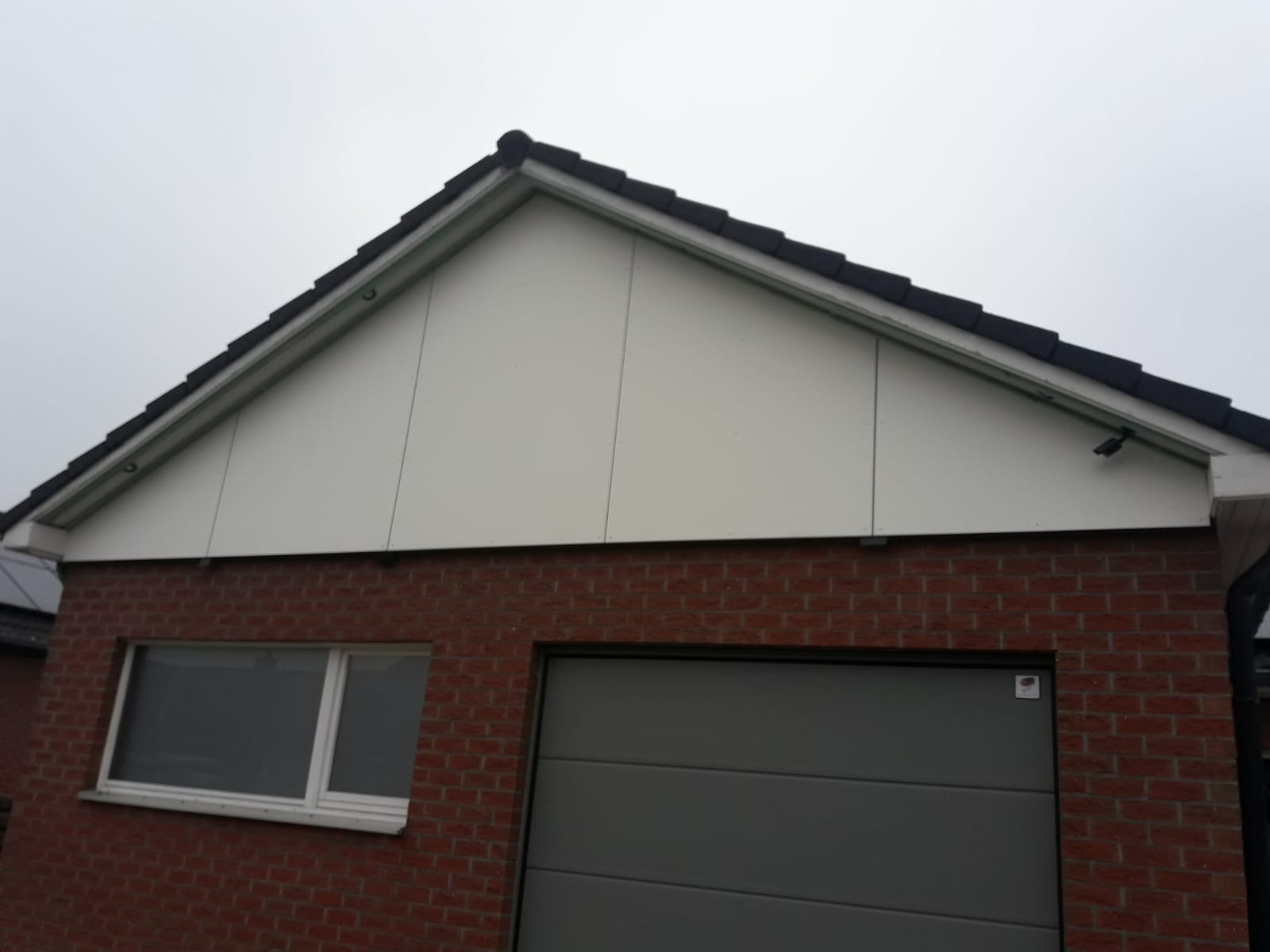 Renoveren van Gevelbekleding met Trespa te Diepenbeek in Diepenbeek, foto 9