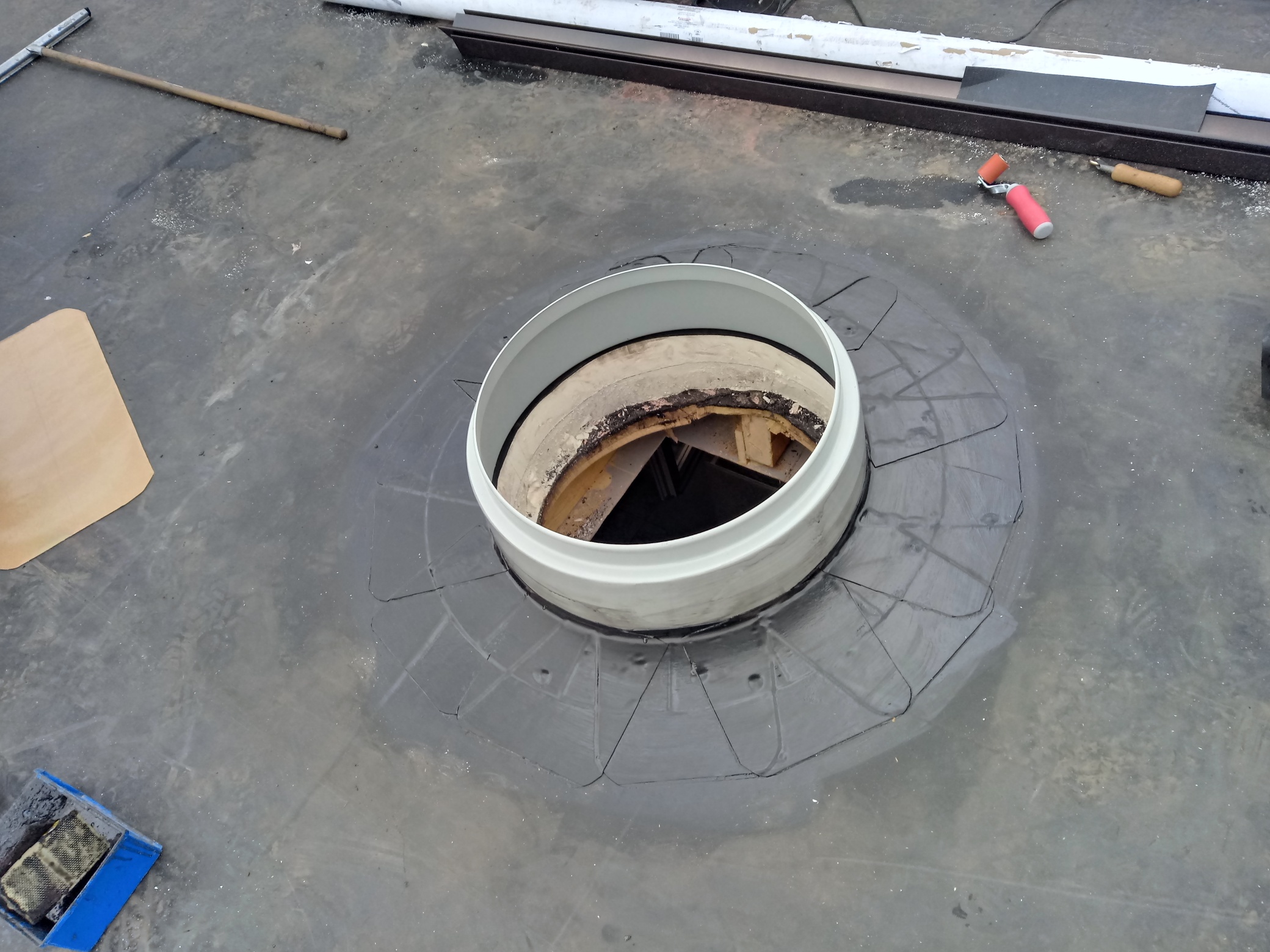 Renovatie Plat Dak uit EPDM en het Plaatsen van een Solartube, foto 5