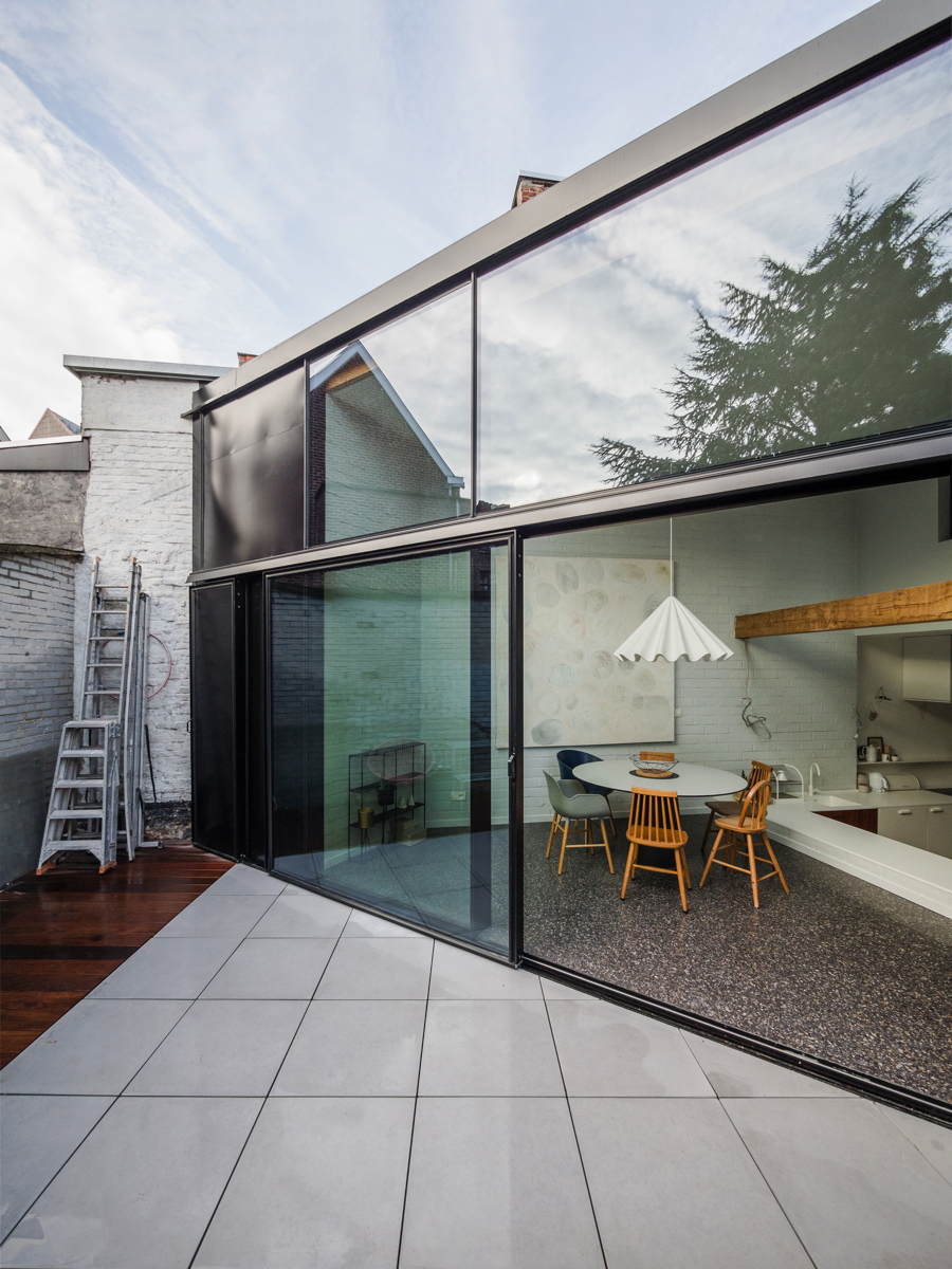 Achterbouw Gerealiseerd met Eiken Balken en Kerto Balken + een Plat Dak Afgewerkt met EPDM te Tongeren in Tongeren, foto 5