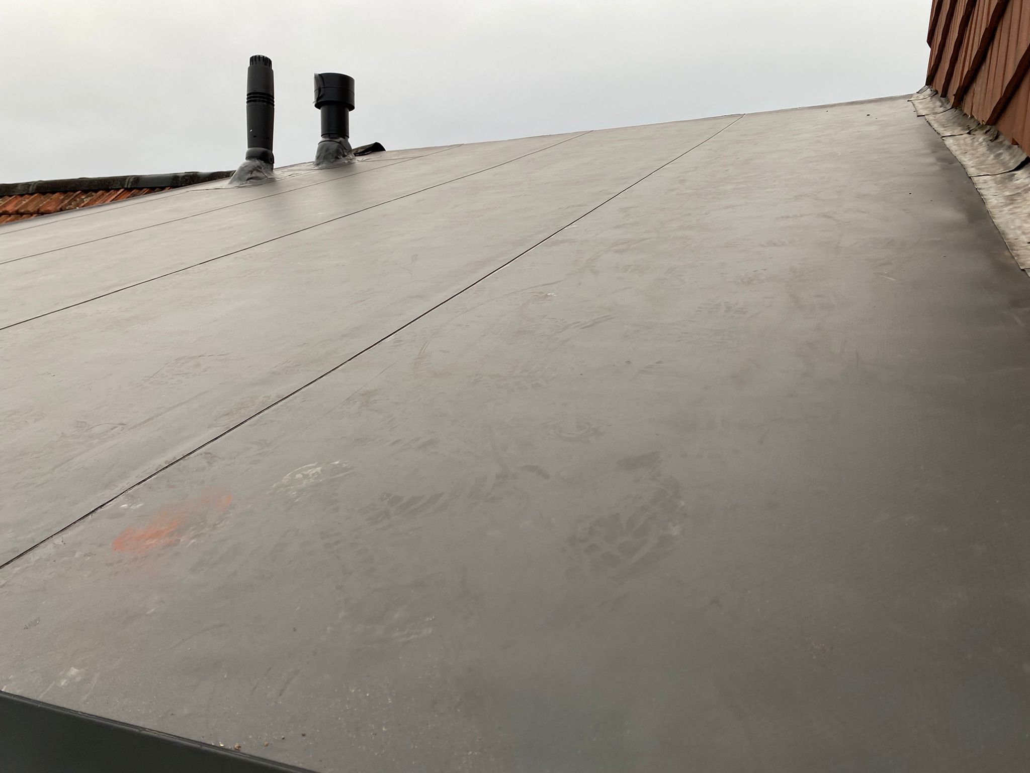 Renovatie van een Hellend Dak Uitgevoerd met PVC Alkorplan te Sint-Truiden in Sint-Truiden