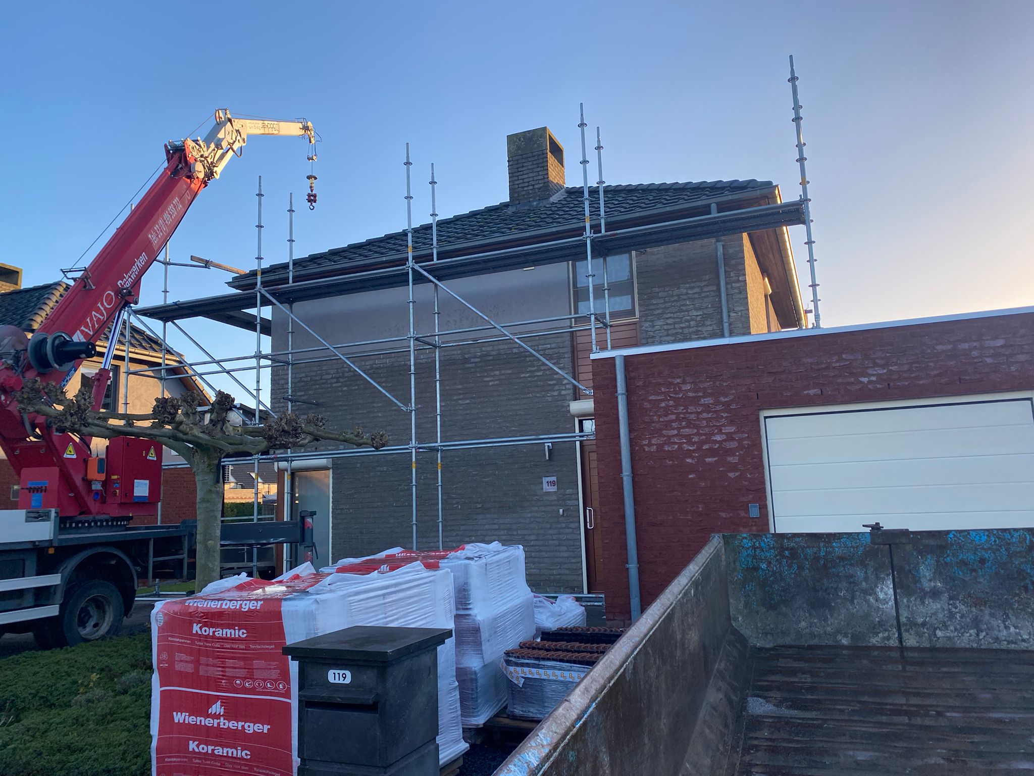 Renovatie van een Hellend Dak te Dilsen in Dilsen, foto 2