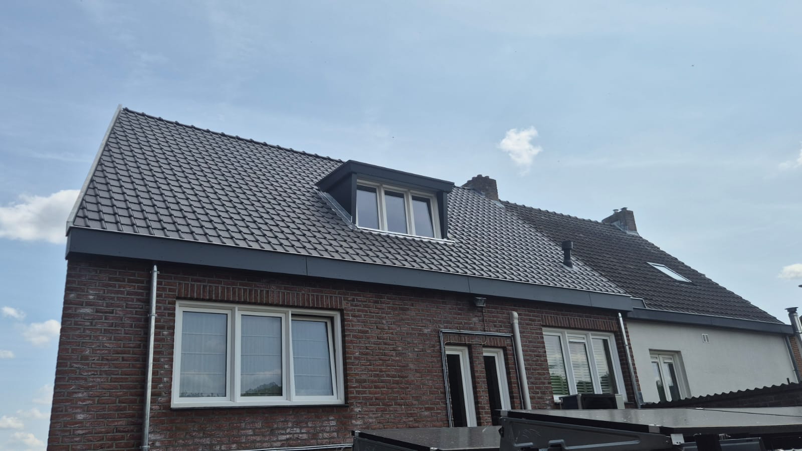 Renovatie Hellend Dak in Sarkingssysteem te Urmond in Urmond