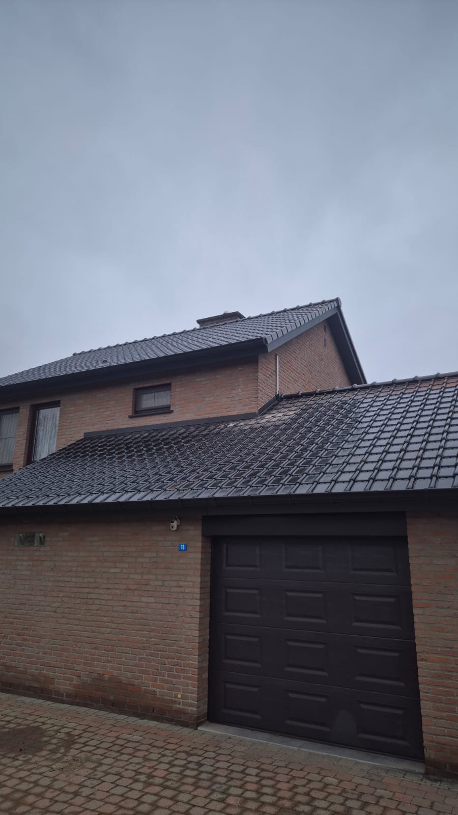 Renovatie Hellend Dak te Maasmechelen in Maasmechelen