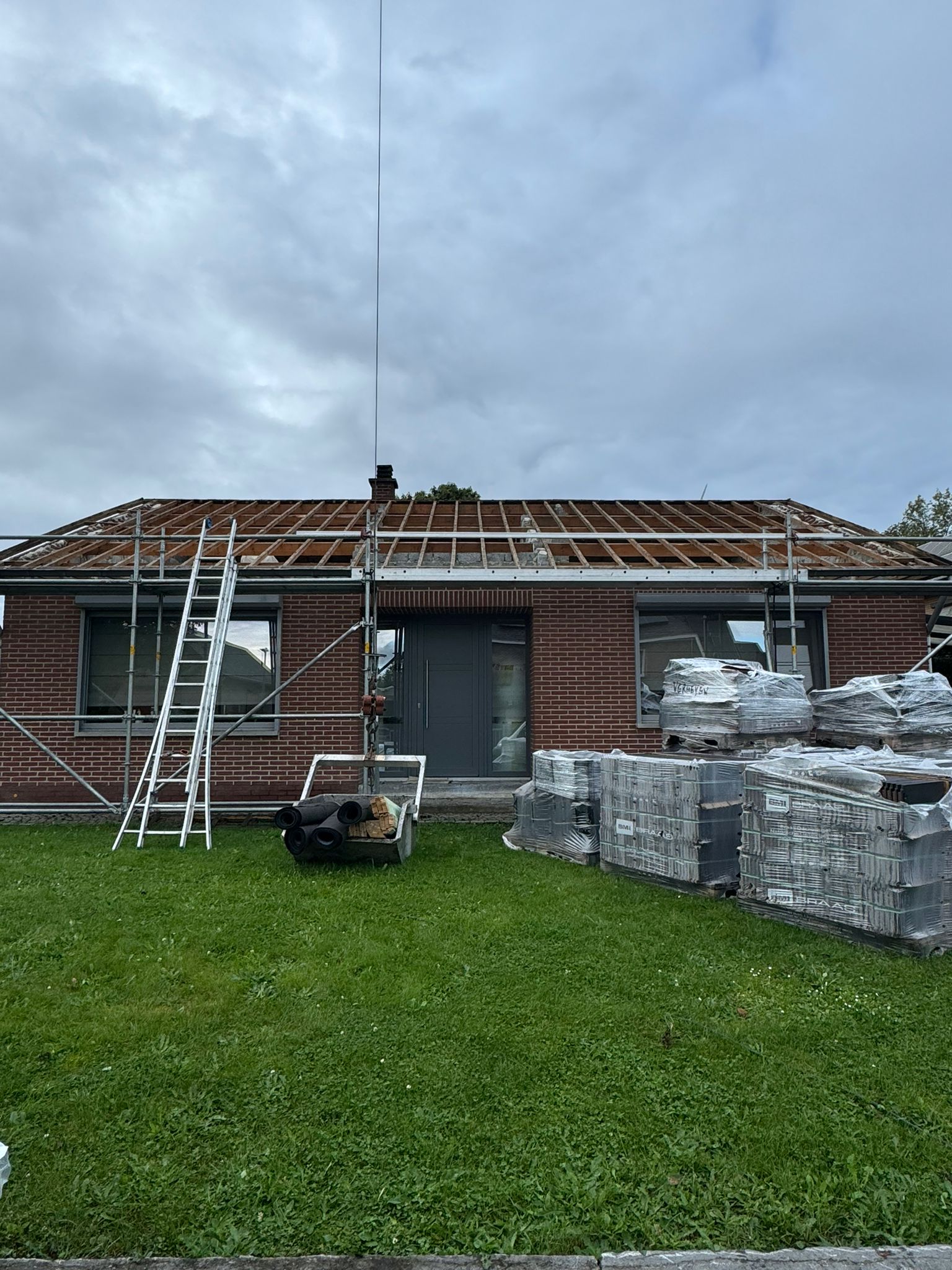 Renovatie Hellend Dak te Neeroeteren in Neeroeteren, foto 6