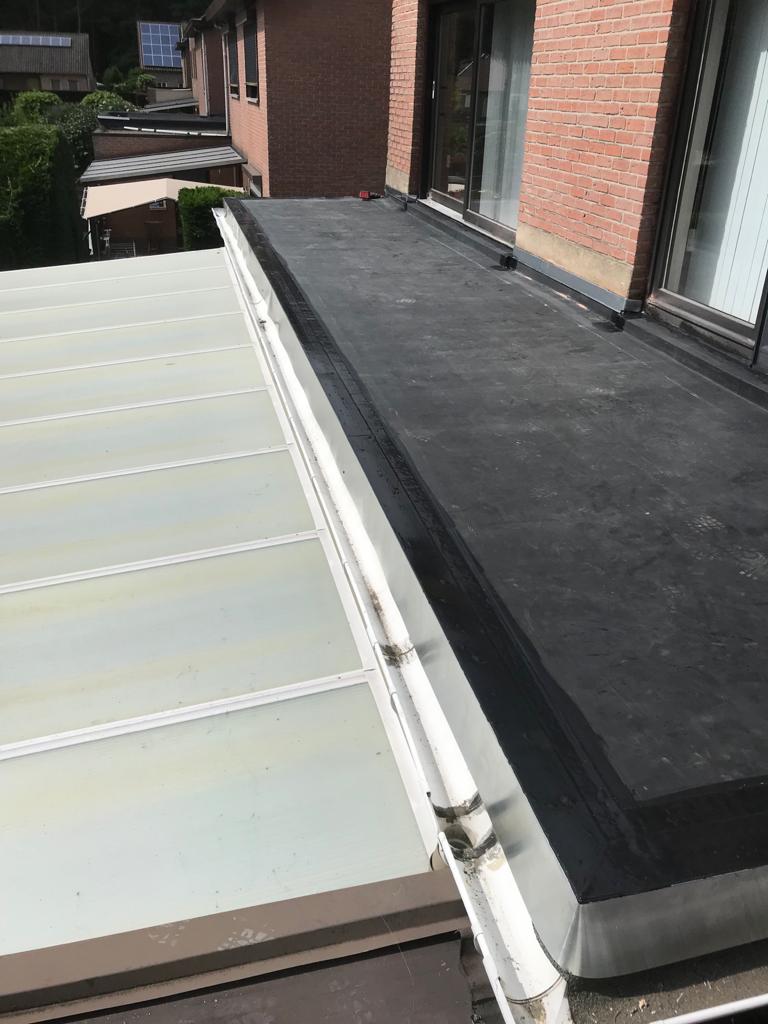 Renovatie van een Plat Dak uit EPDM te Opgrimbie in Opgrimbie, foto 2