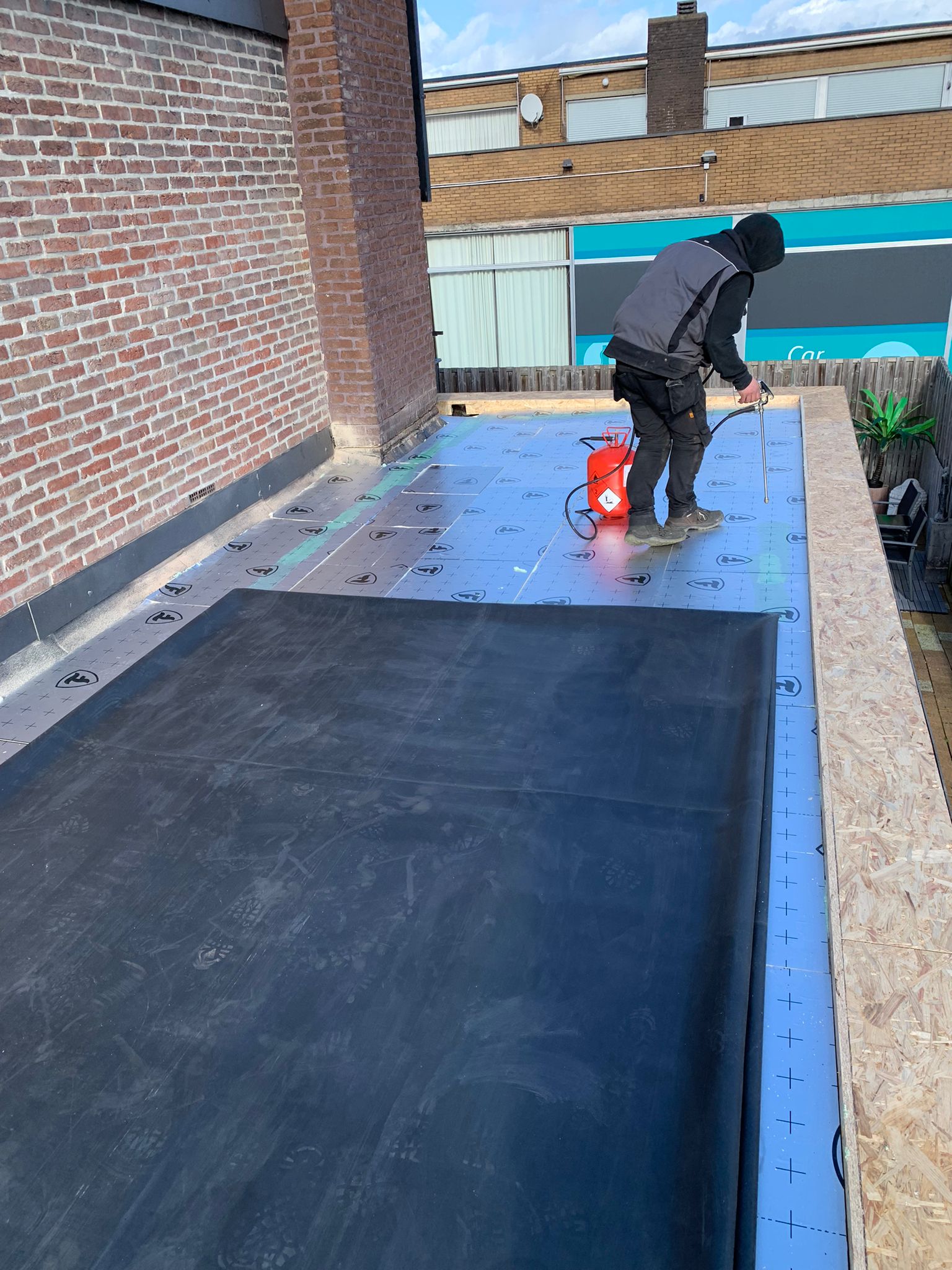 Renovatie van een Plat Dak – Garage te Maasmechelen in Maasmechelen, foto 2