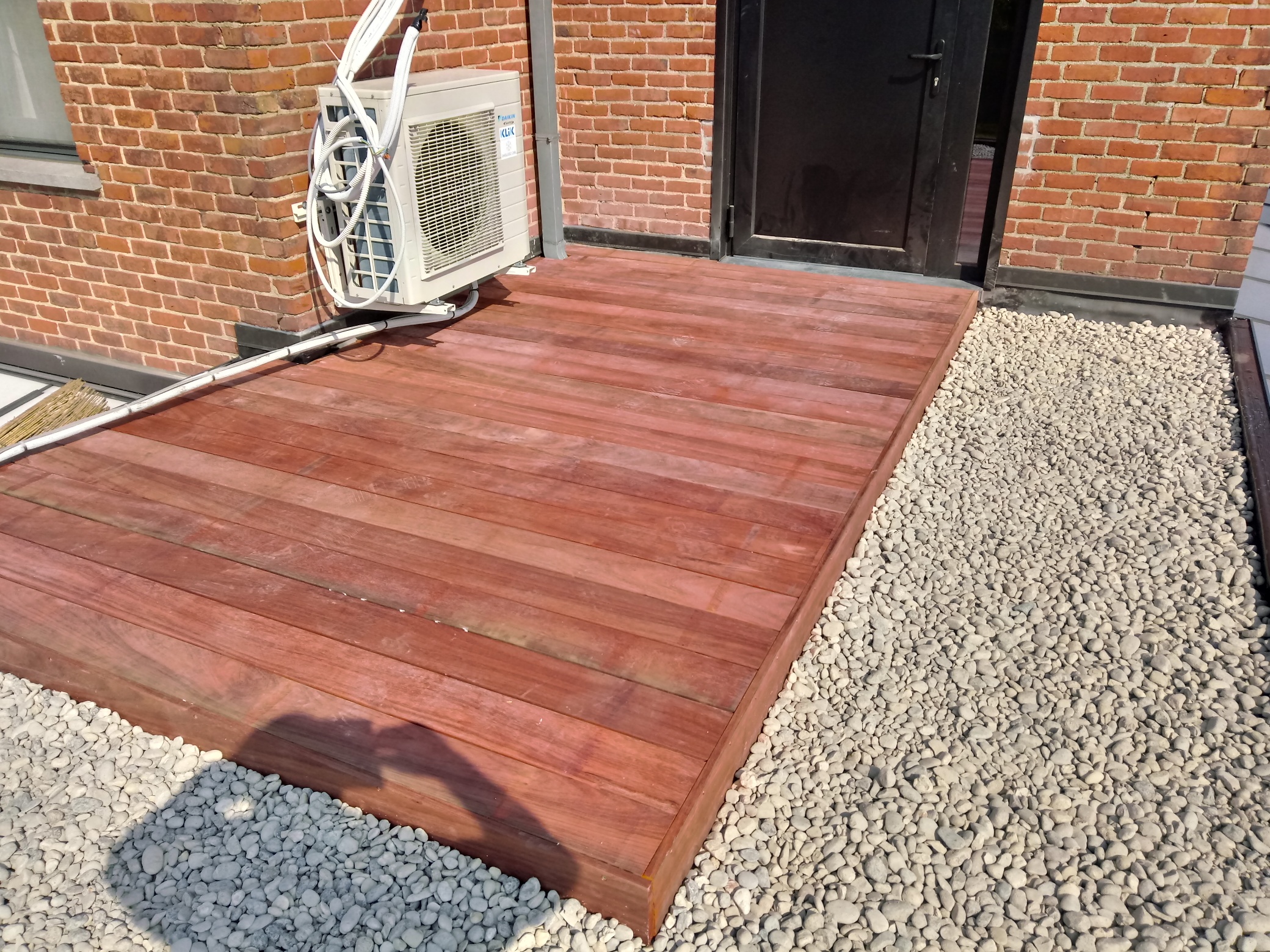 Renovatie te Eisden Plat Dak met Ballast en een Terras met een Padoek Afwerking in Eisden Plat Dak met Ballast en een Terras met een Padoek Afwerking, foto 3