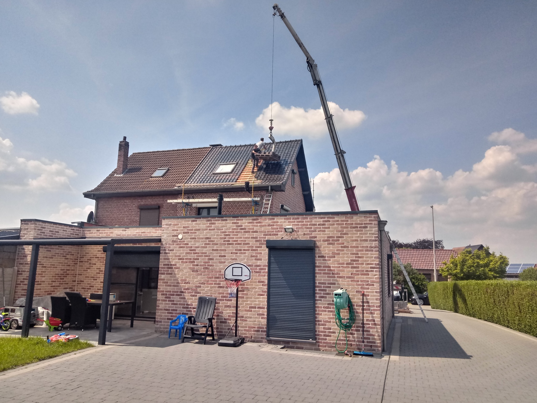 Renovatie van een Hellend Dak te Eisden in Eisden