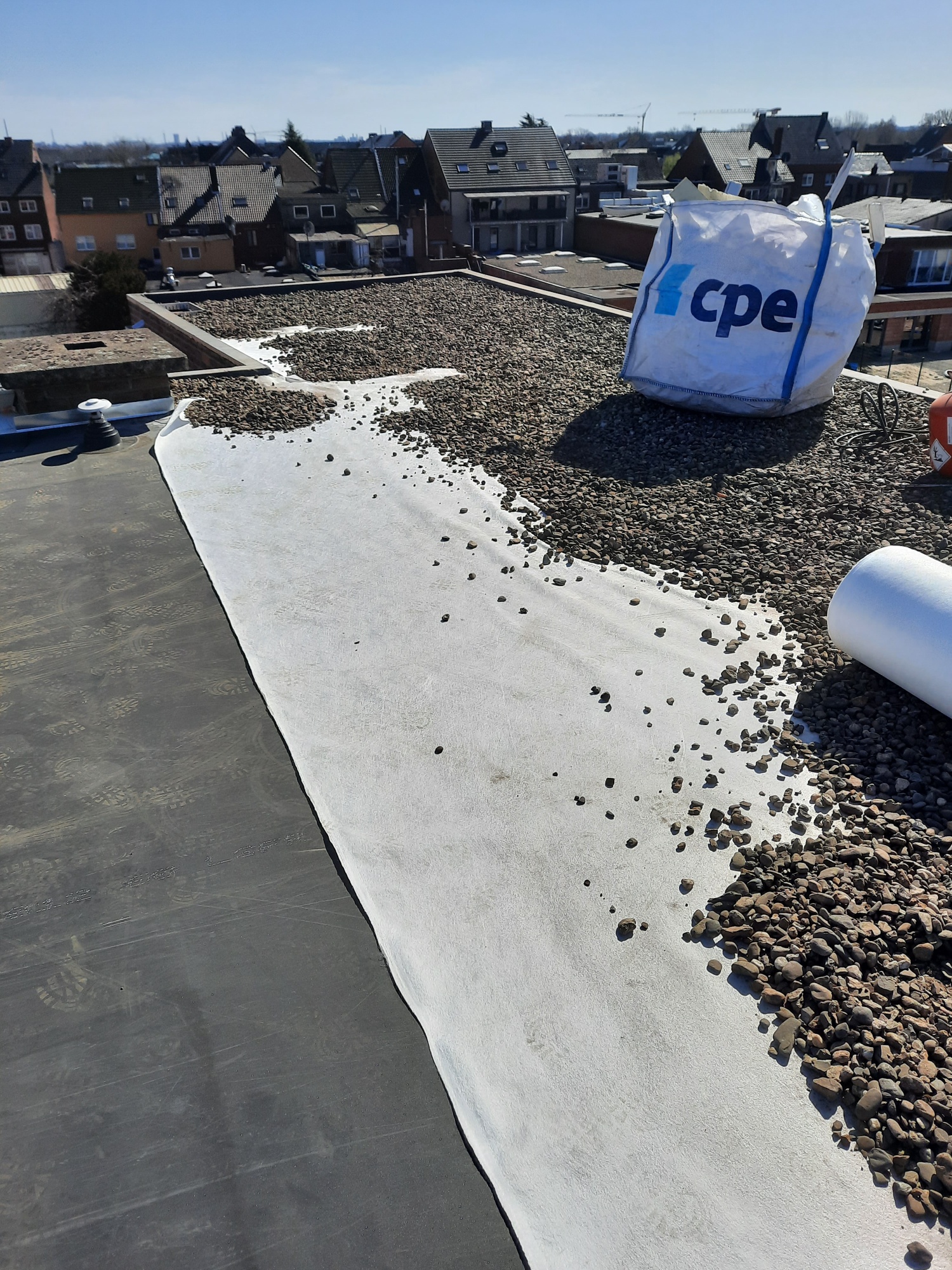 Renovatie van een Plat Dak met Ballast te Eisden in Eisden