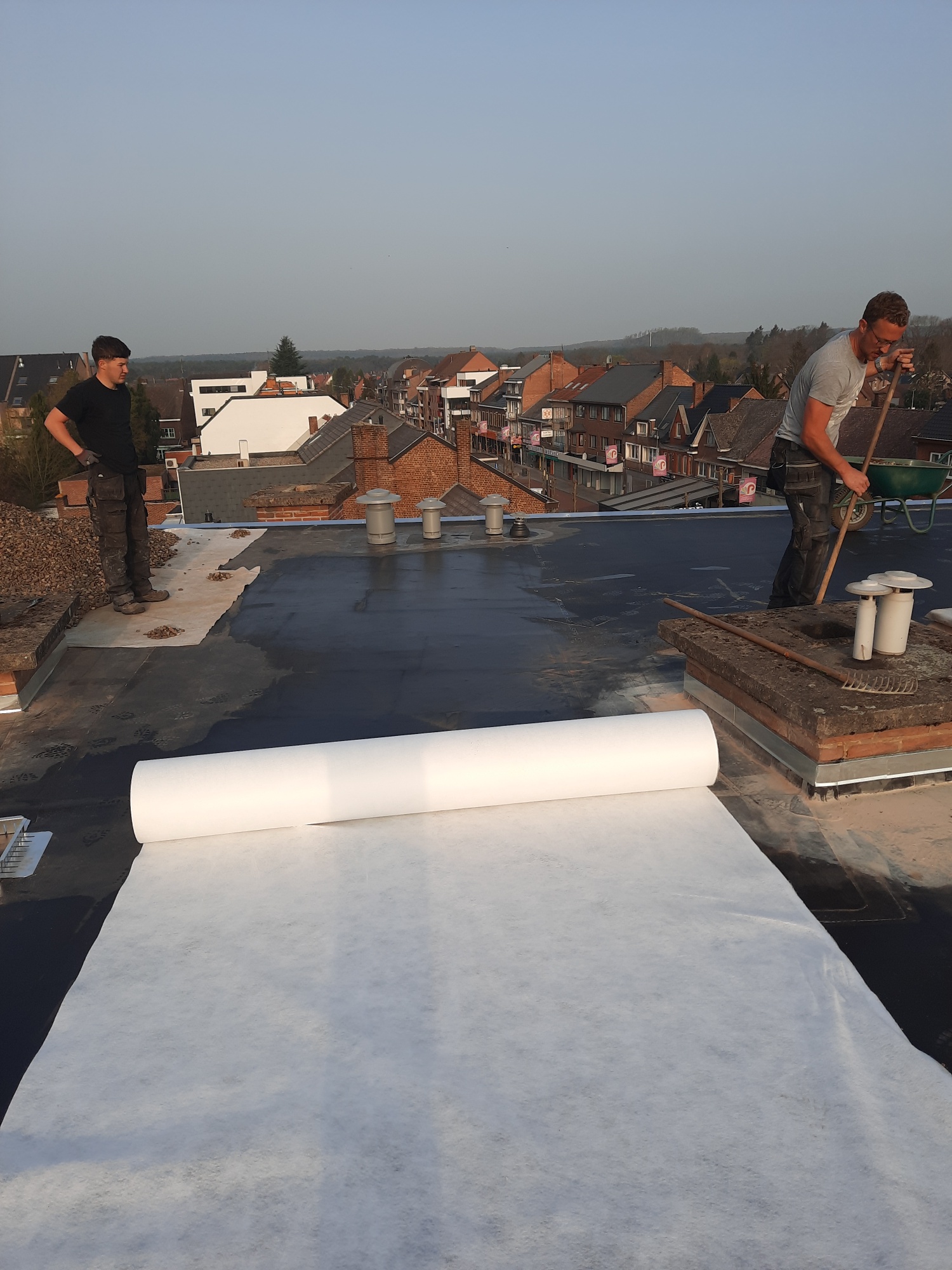 Renovatie van een Plat Dak met Ballast te Eisden in Eisden, foto 9