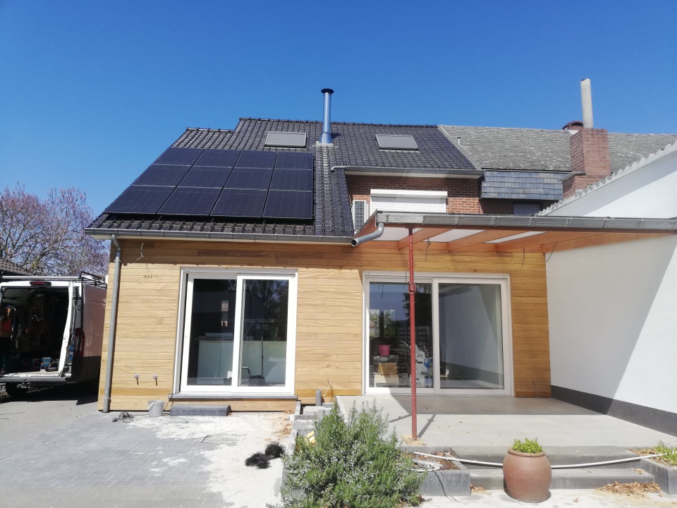 Renovatie van een Plat Dak en Gevelbekleding in Afrormosia te Boorsem in Boorsem, foto 12