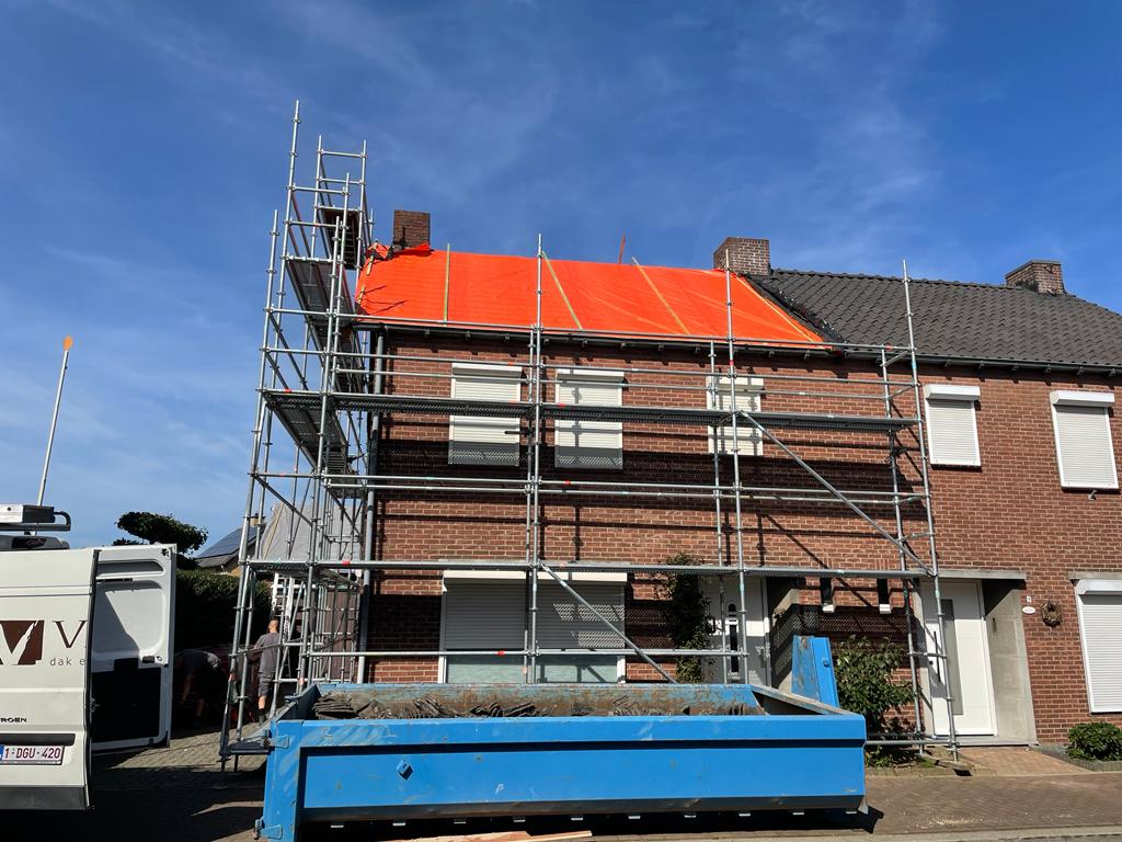 Renovatie van Hellend Dak te Nederland in Nederland, foto 4