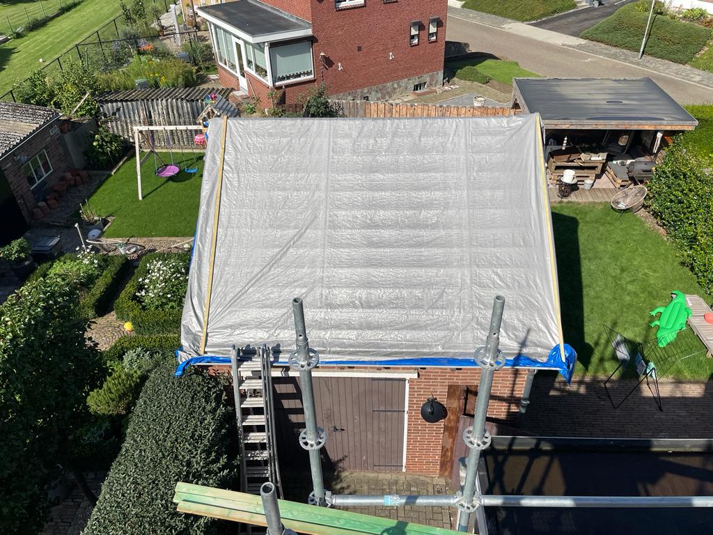 Renovatie van Hellend Dak te Nederland in Nederland, foto 5