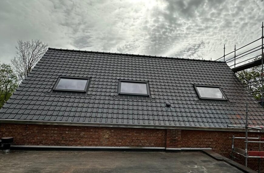 Totaalrenovatie Hellend Dak, Plat Dak + Verdiepingsvloer te Diest in Diest